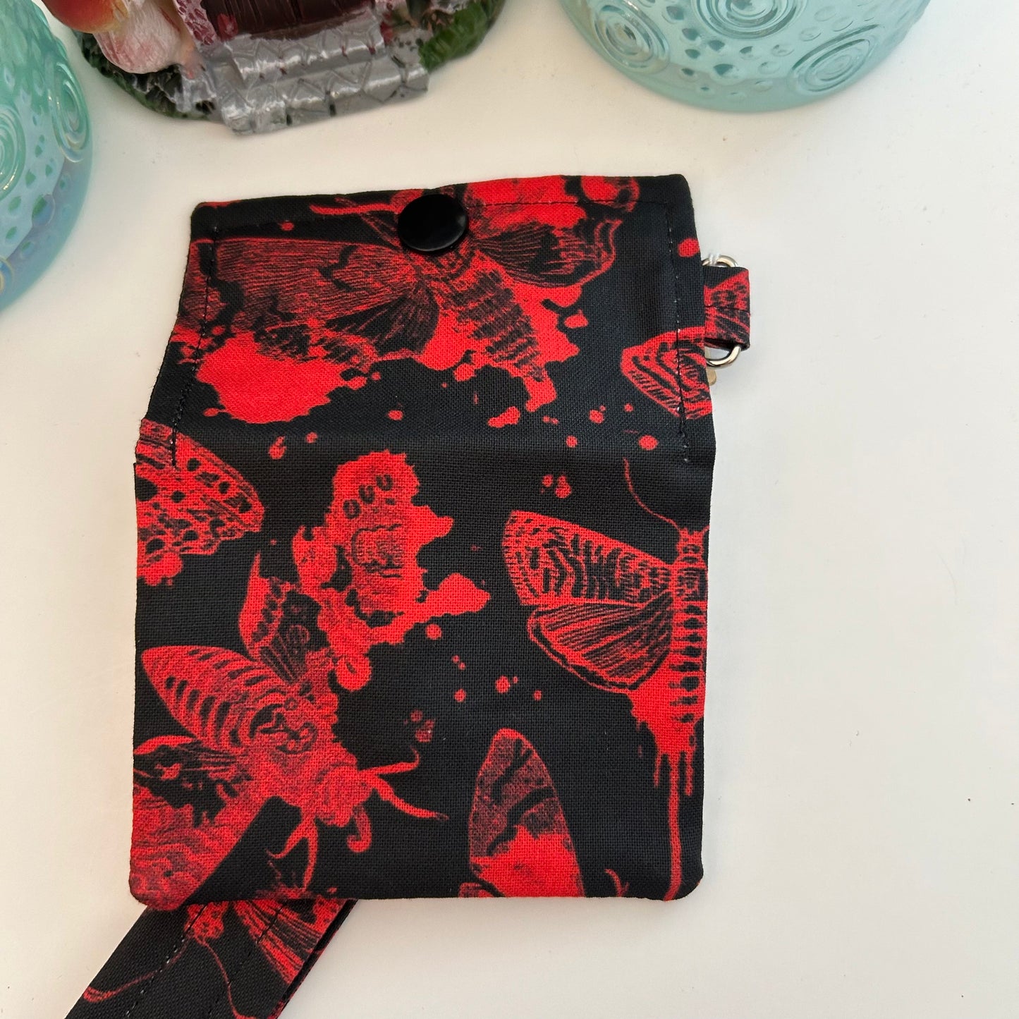Drip moth small snap pouch and keychain set