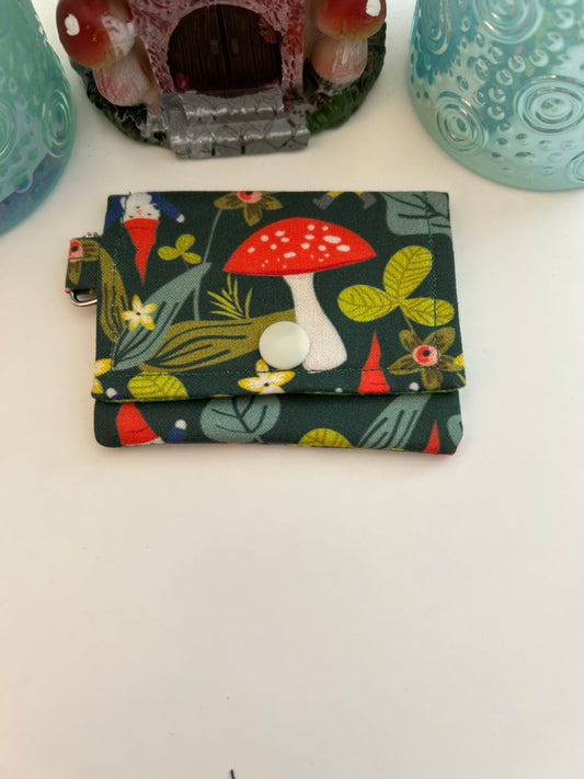 Mushroom pouch