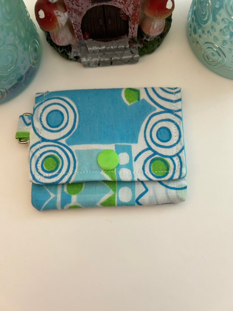 Geometric pouch