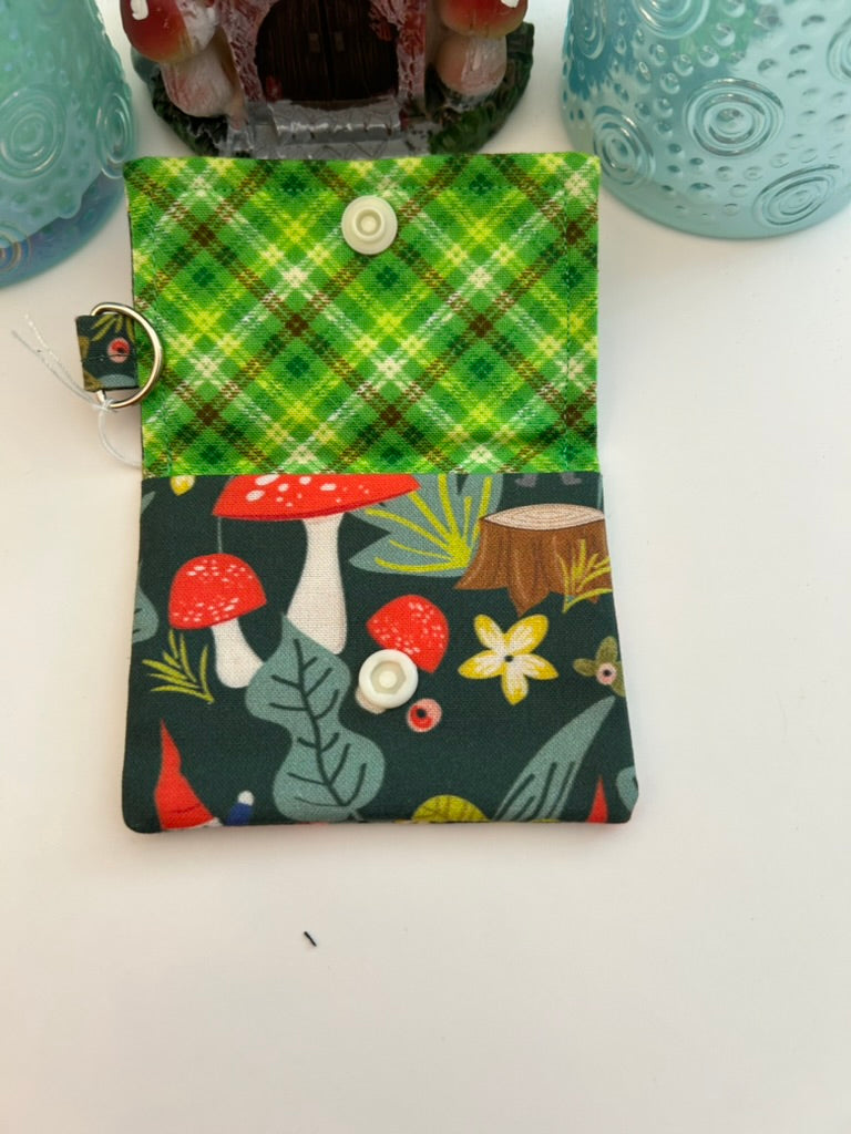 Mushroom pouch