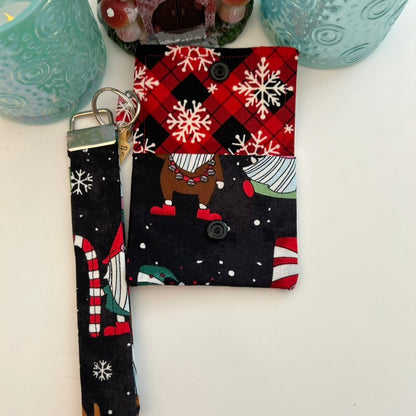 Gnome pouch with keychain